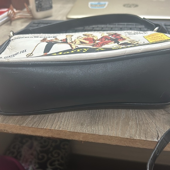 Hand Bag - Picture 3 of 5